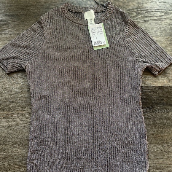 Metallic Rib-Knot Top - Picture 3 of 4